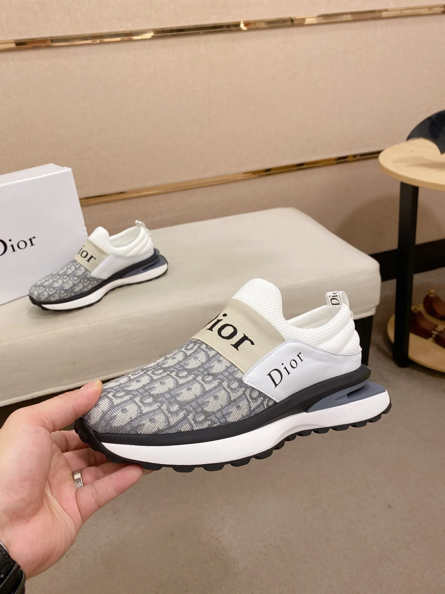 Men's shoes💰: 462💰 [Dior·Dior] New casual sports style men's shoes, new spring and summer design, perfect workmanship, lace-up style to create wardrobe quality, upper: imported first-layer cowhide, sheepskin lining is soft and comfortable, ultra-light TPU wear-resistant outsole, simple, versatile fashion men's shoes, excellent color code number 38--44. Can be customized 45 non-returnable